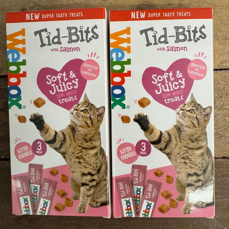 12x Webbox Tasty Tid Bits Salmon Cat Treats Packs (4 Boxes of 3x10g)